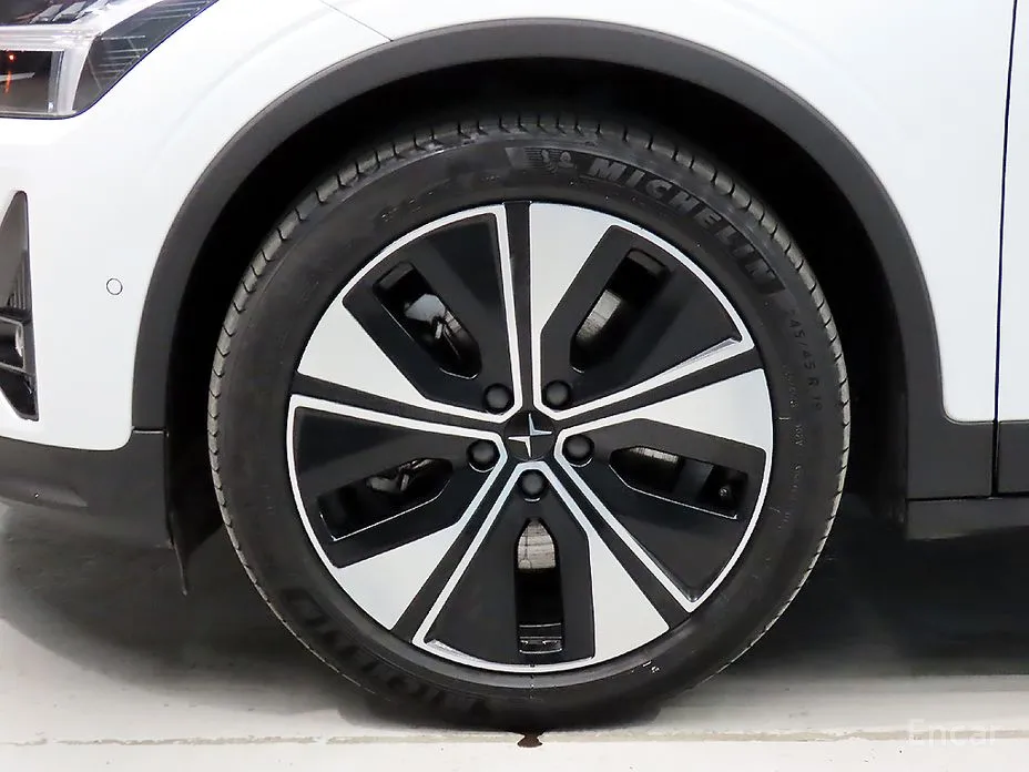 Фото 5 - Polestar 2