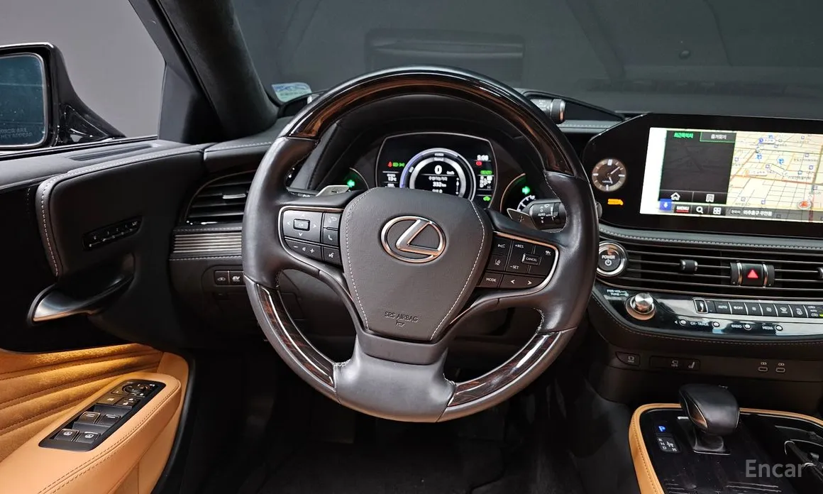 Фото 13 - Lexus LS