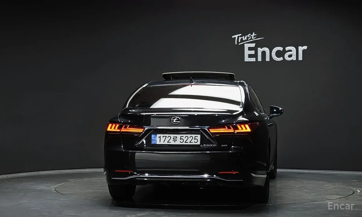 Фото 4 - Lexus LS