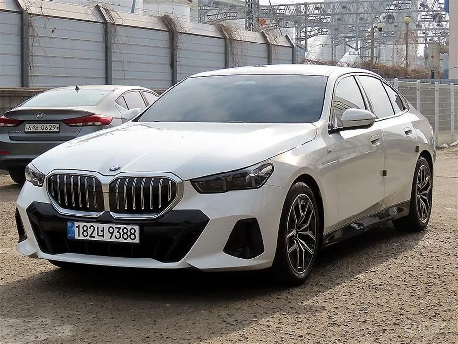 Фото 1 - BMW 5 Series