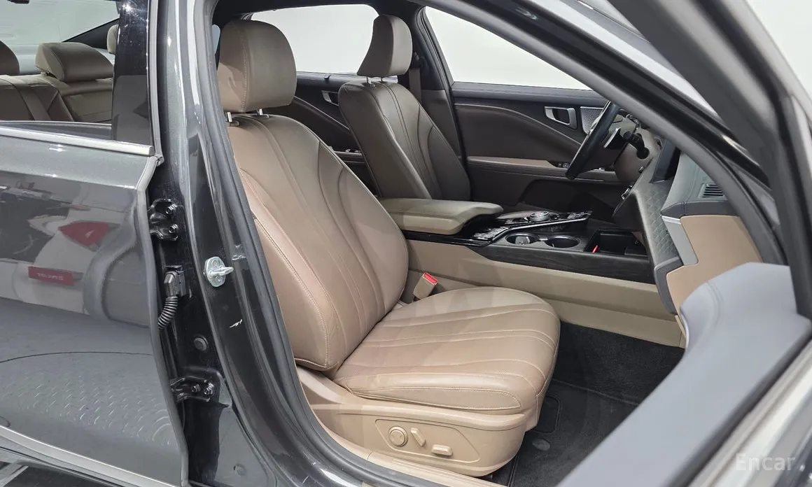 Фото 10 - Kia K8