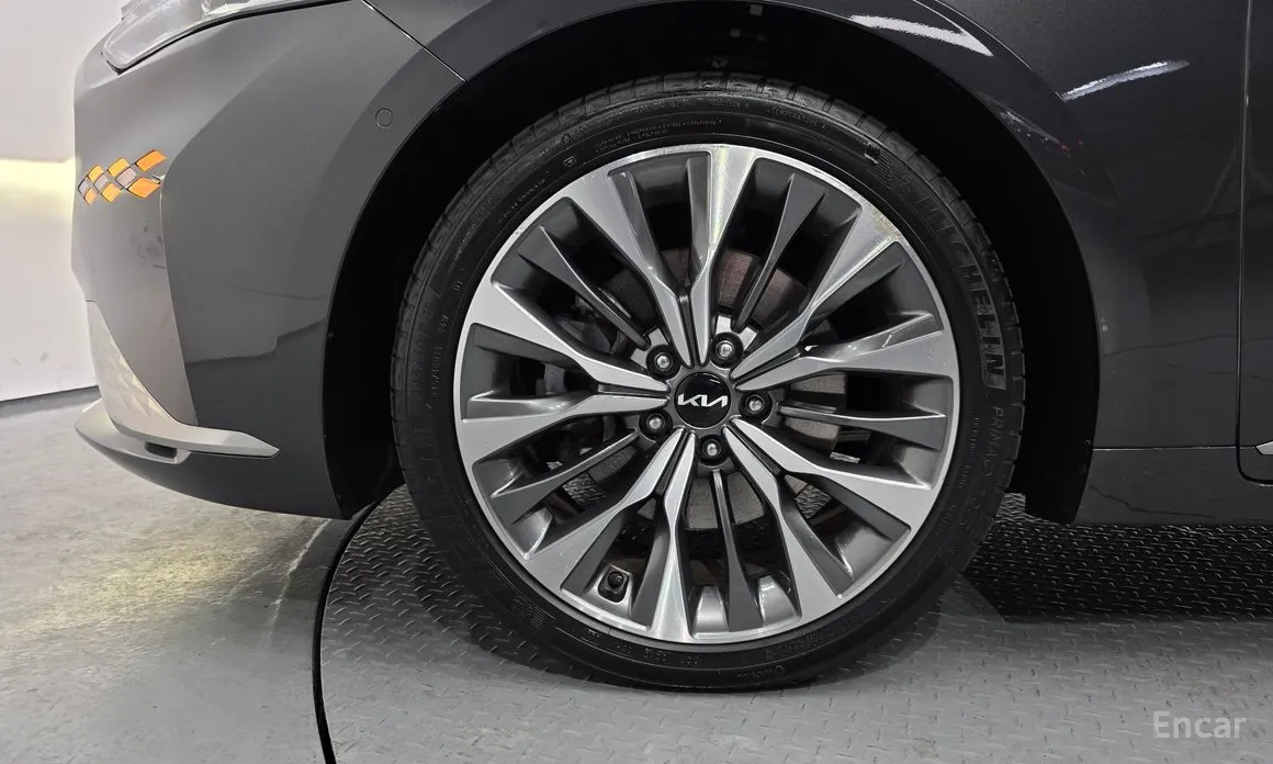 Фото 5 - Kia K8