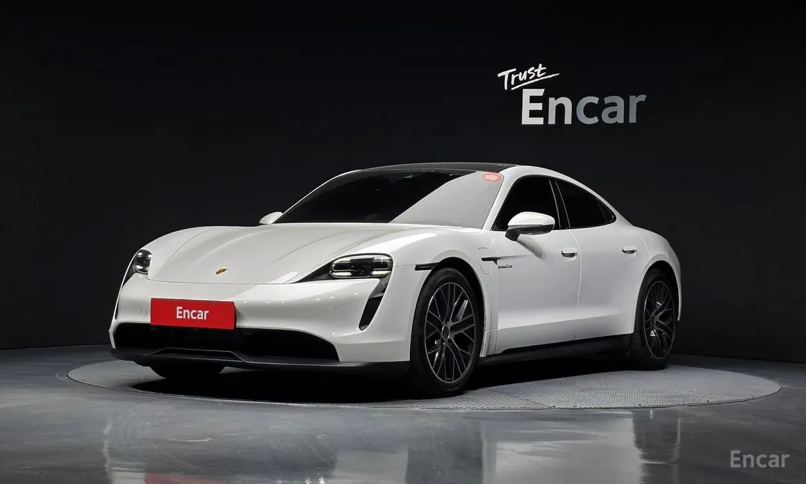 Фото 1 - Porsche Taycan