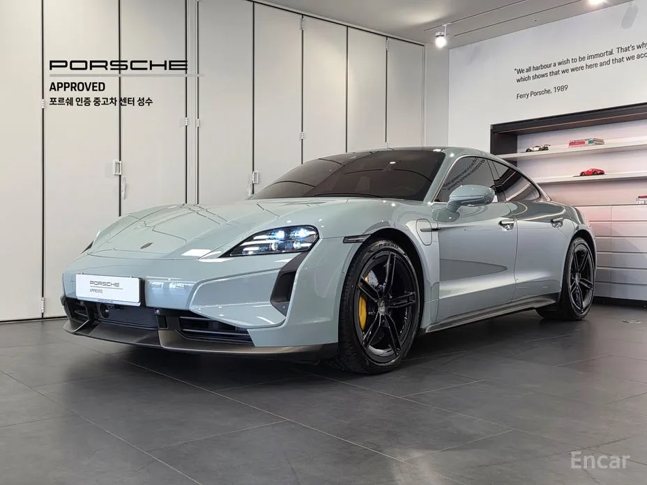 Фото 1 - Porsche Taycan