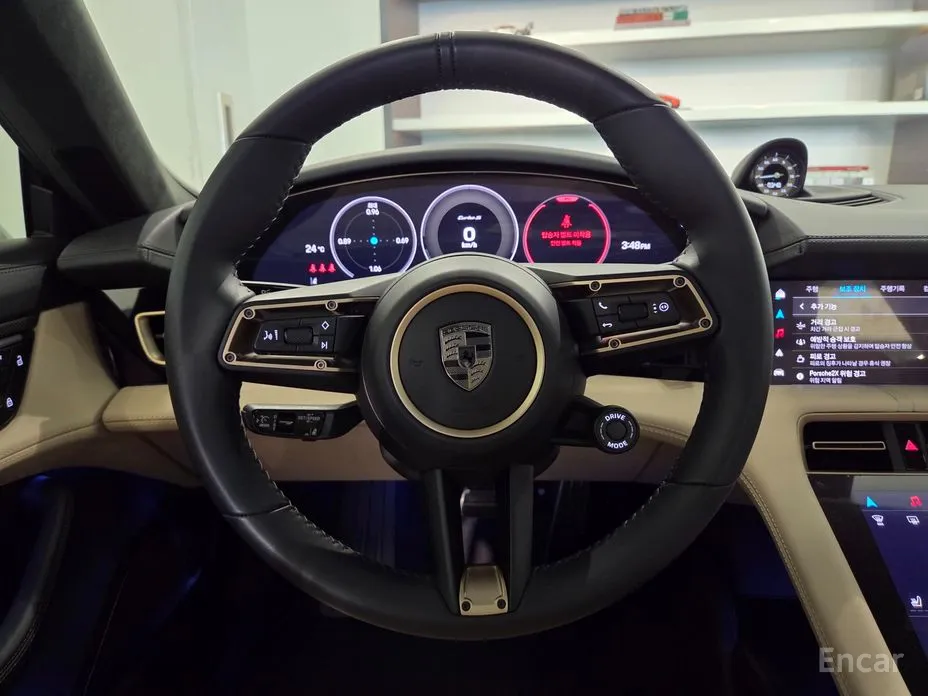 Фото 11 - Porsche Taycan