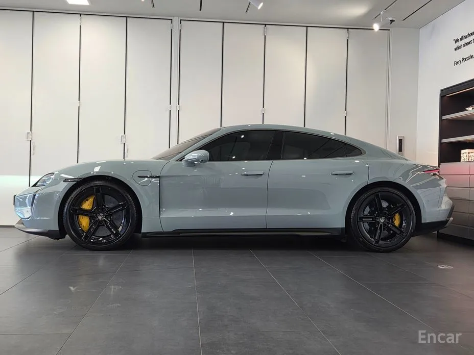 Фото 6 - Porsche Taycan