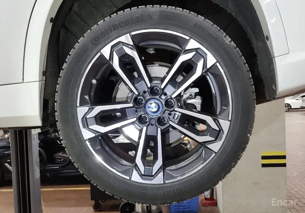 Фото 4 - BMW iX1