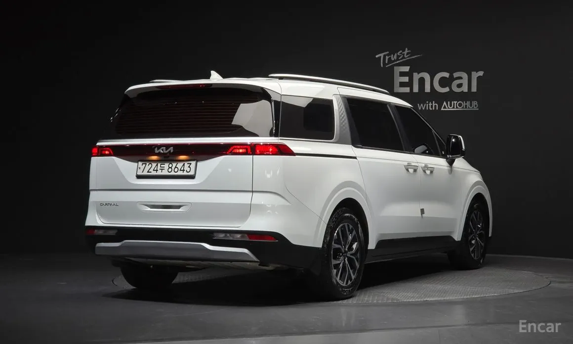 Фото 2 - Kia Carnival