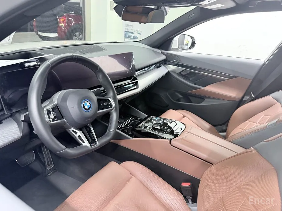 Фото 6 - BMW i5
