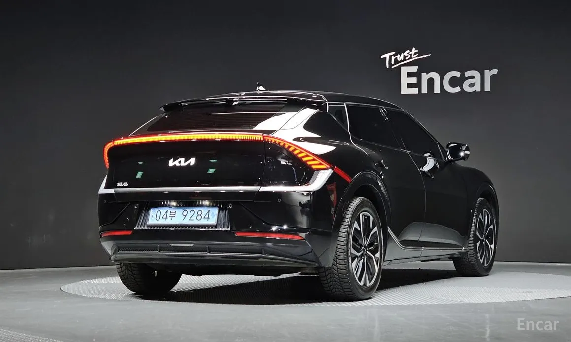 Фото 2 - Kia EV6