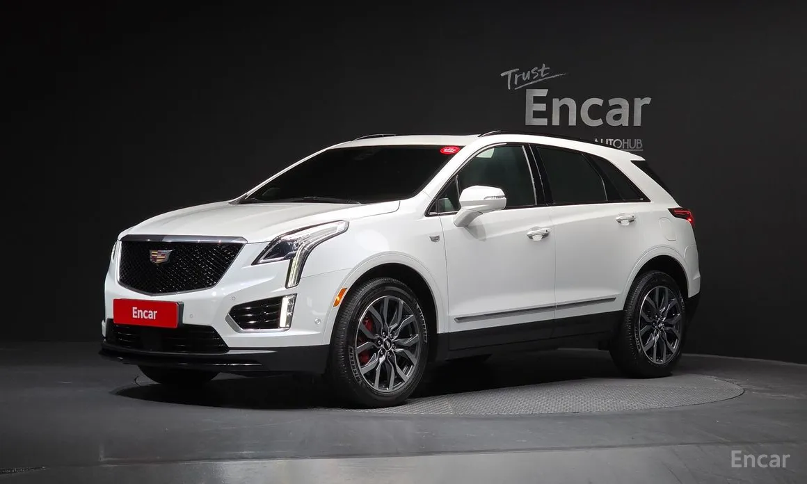 Фото 1 - Cadillac XT5