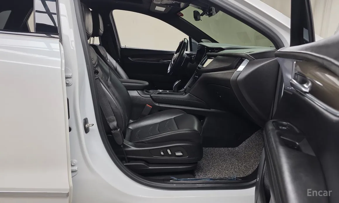 Фото 11 - Cadillac XT5