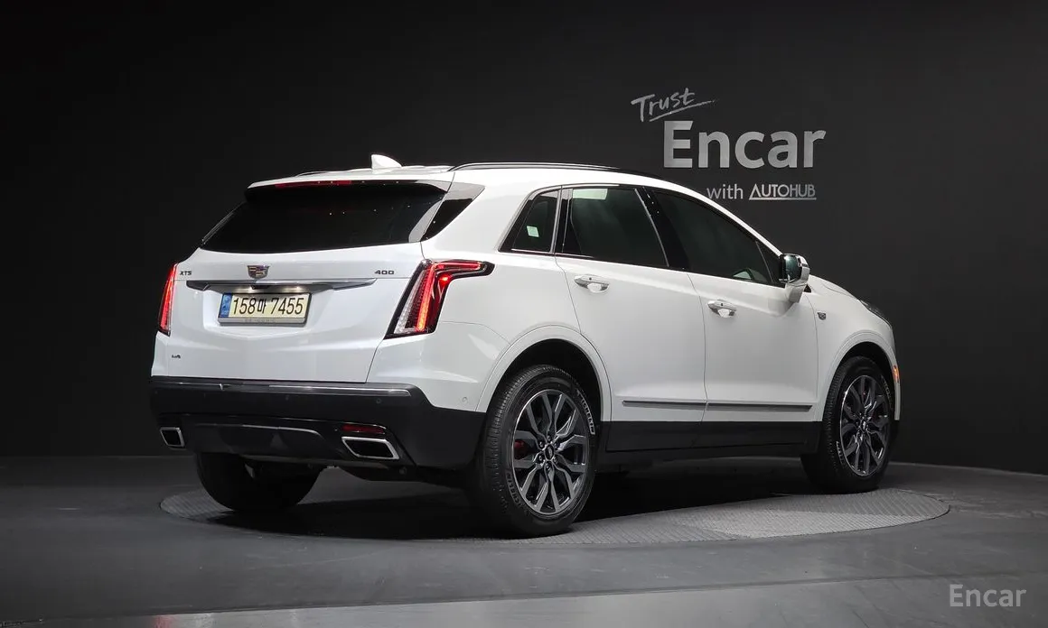 Фото 2 - Cadillac XT5