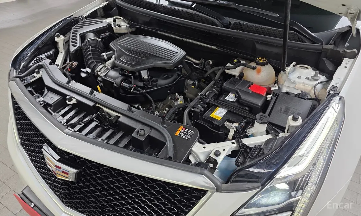 Фото 6 - Cadillac XT5