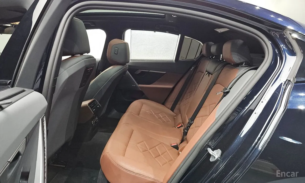 Фото 12 - BMW 5 Series