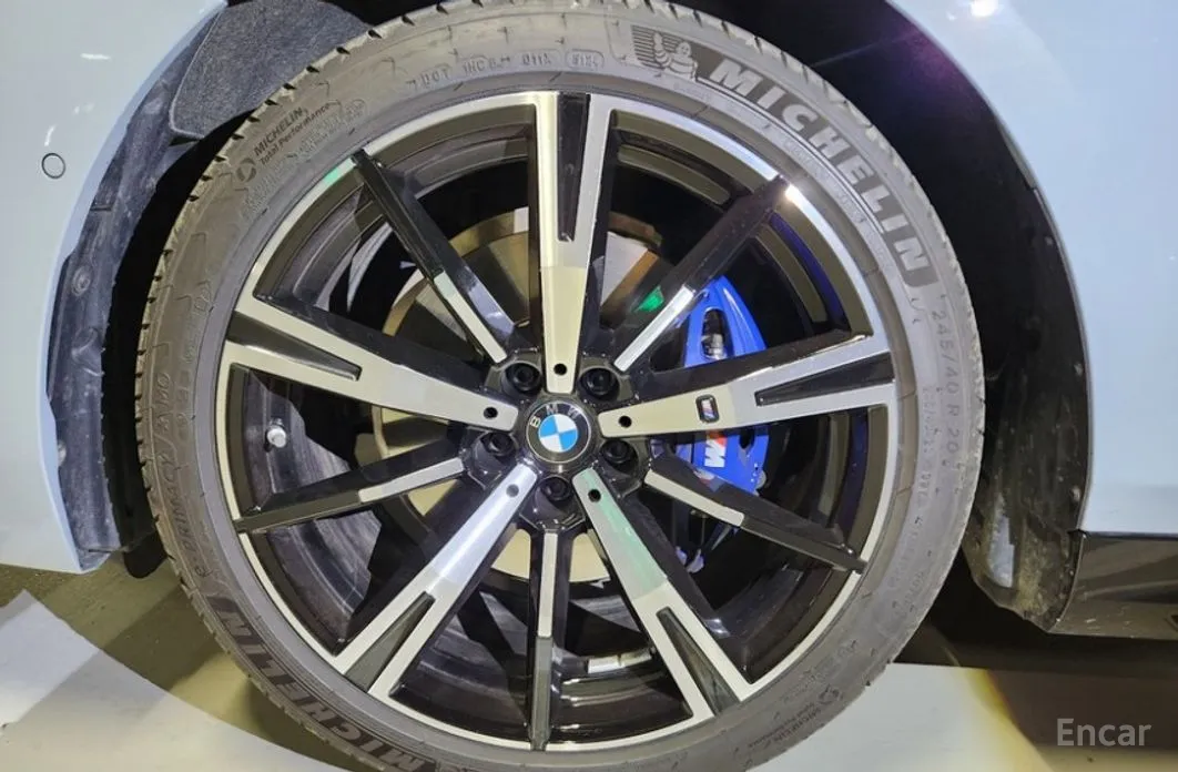 Фото 17 - BMW 5 Series