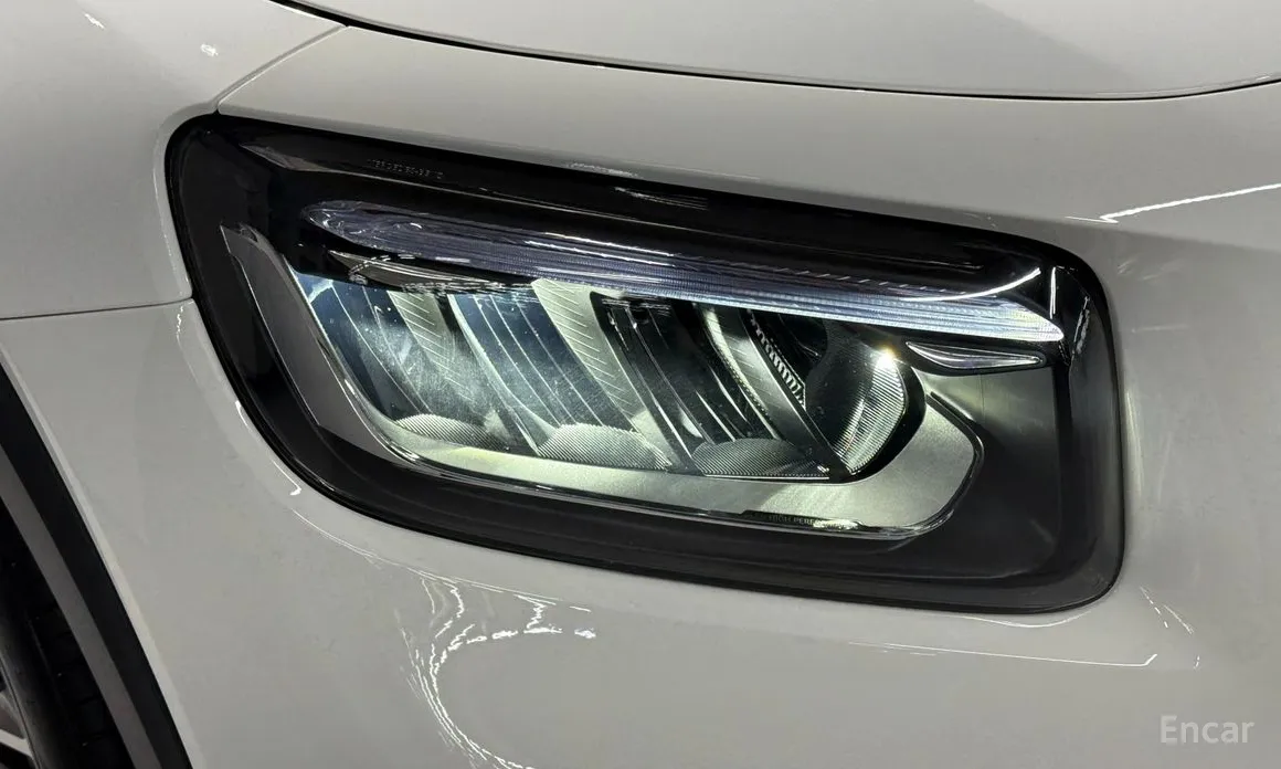 Фото 12 - Mercedes-Benz GLB-Class