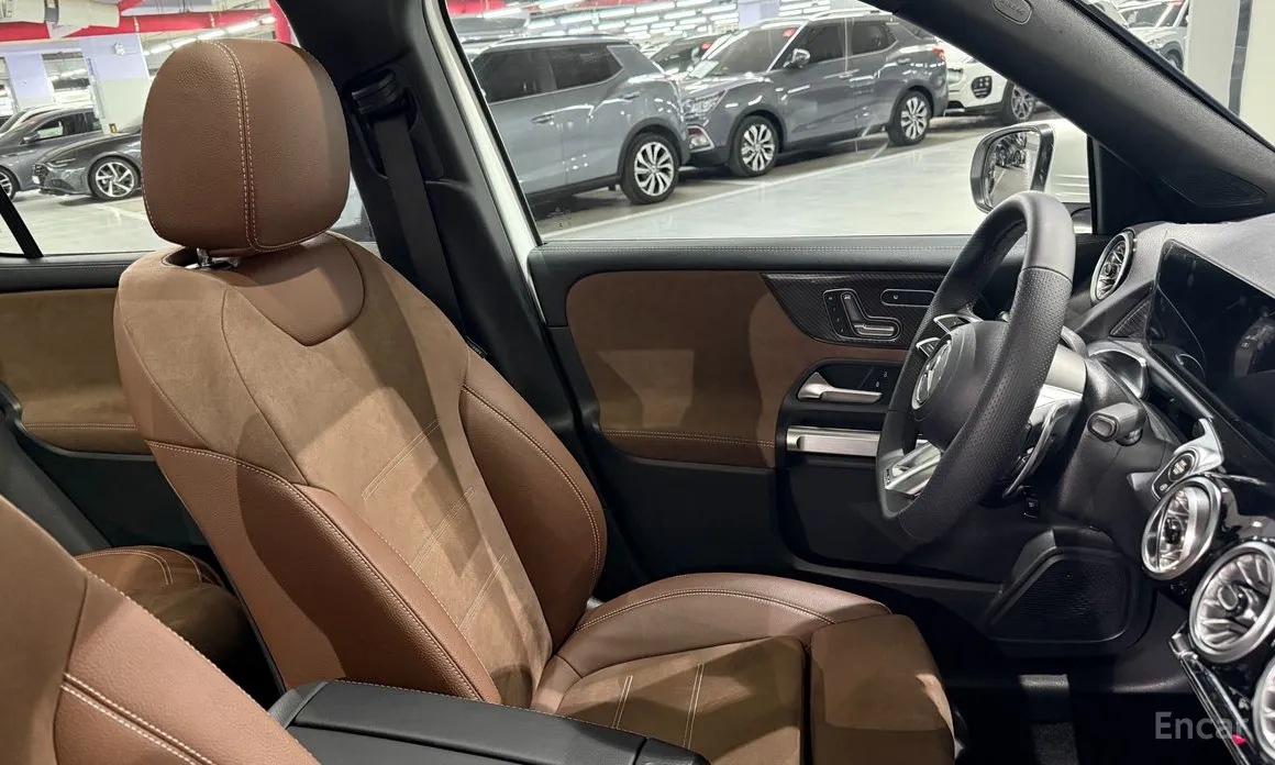 Фото 18 - Mercedes-Benz GLB-Class