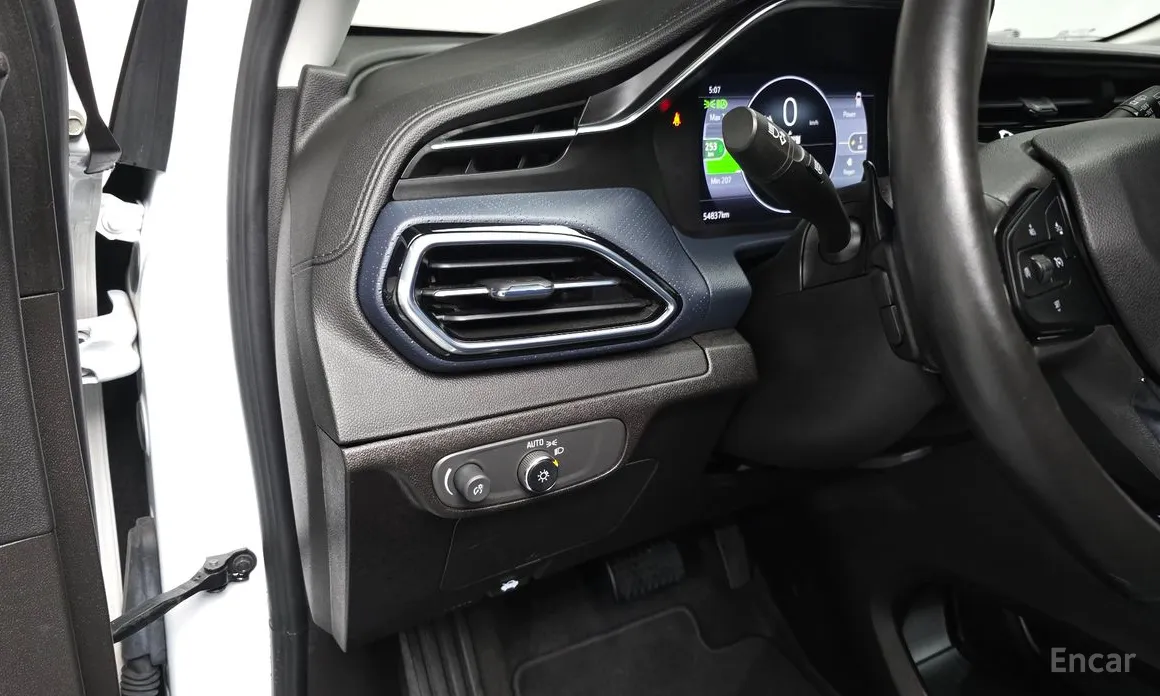 Фото 13 - Chevrolet Bolt EUV