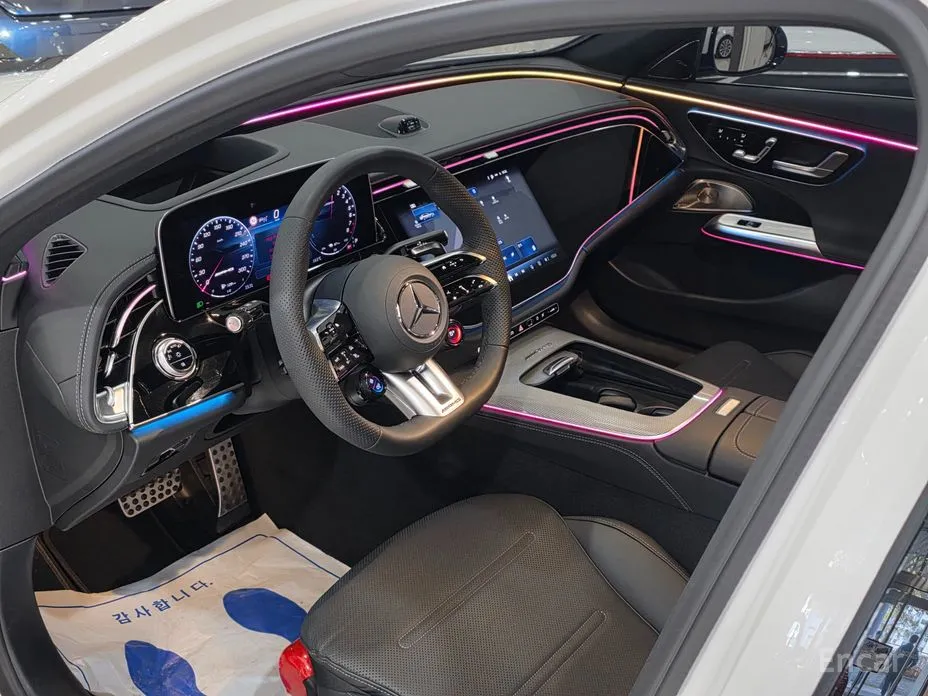 Фото 11 - Mercedes-Benz E-Class