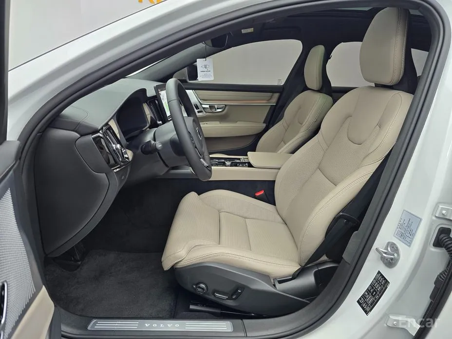 Фото 10 - Volvo S90