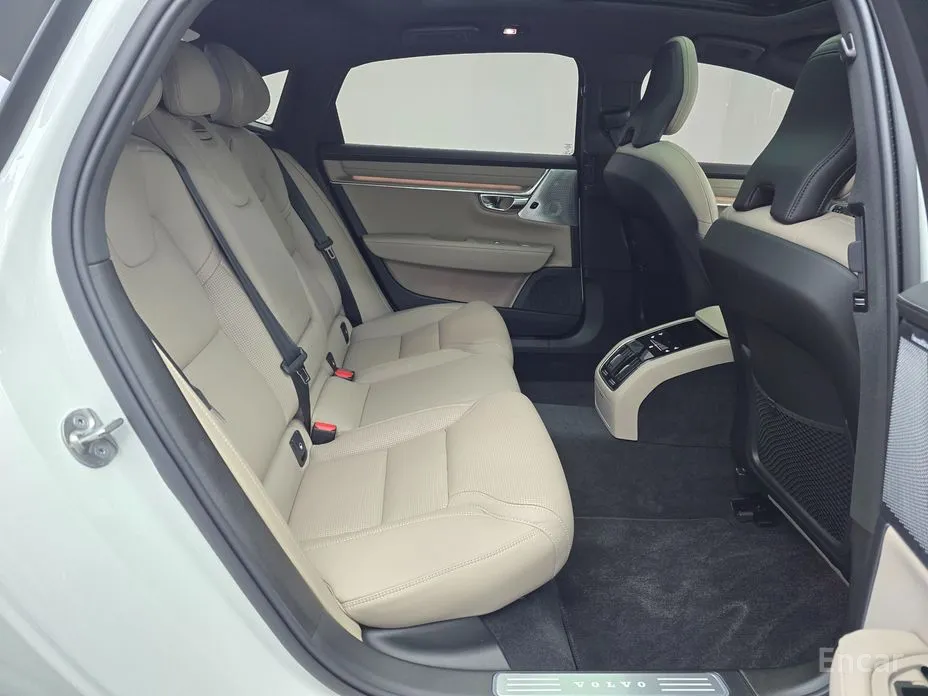 Фото 11 - Volvo S90