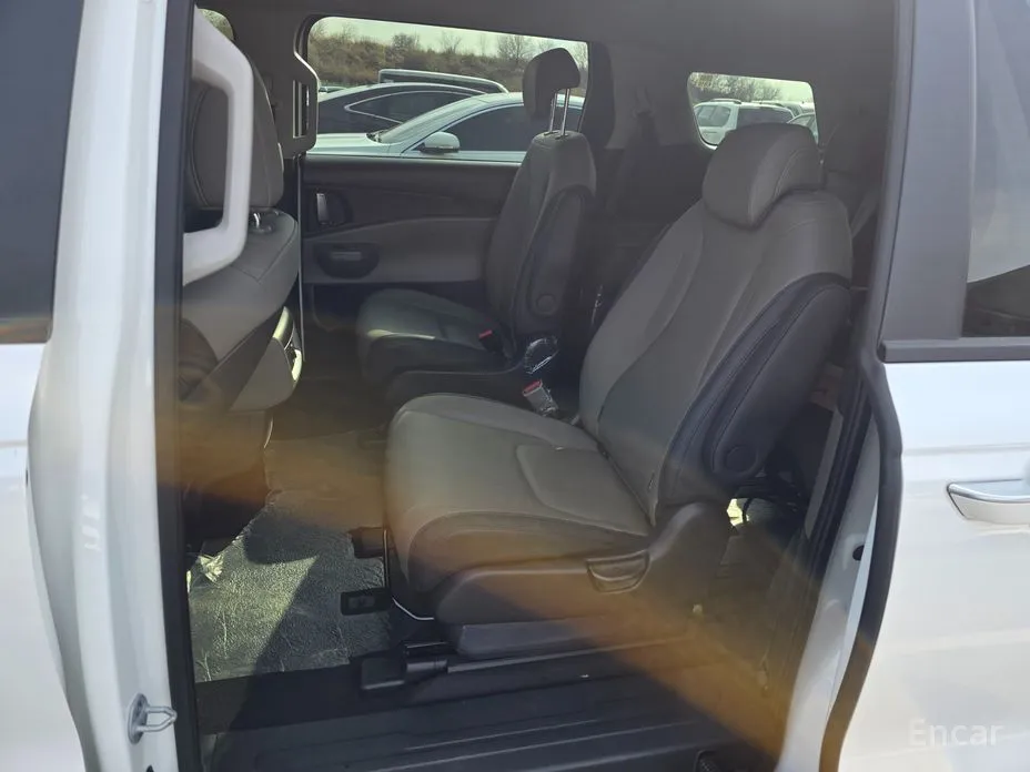 Фото 13 - Kia Carnival