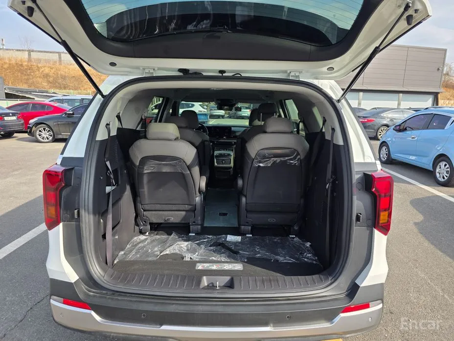 Фото 14 - Kia Carnival