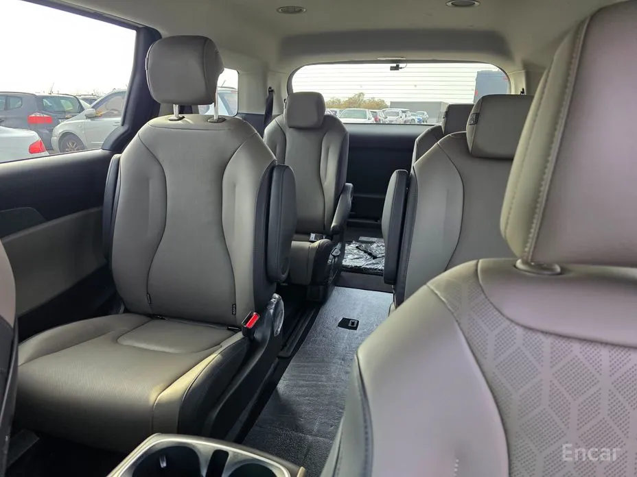 Фото 15 - Kia Carnival