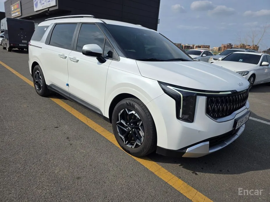 Фото 17 - Kia Carnival