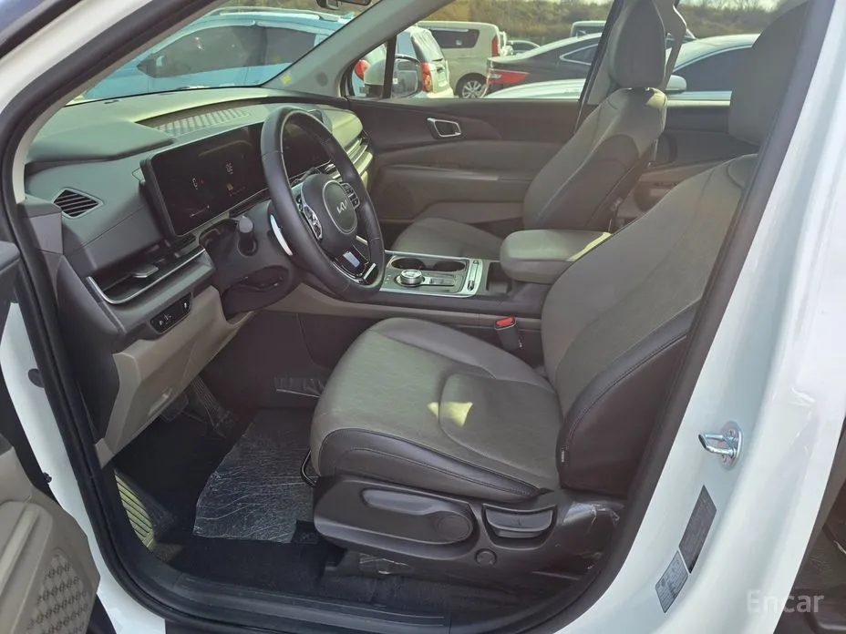 Фото 7 - Kia Carnival