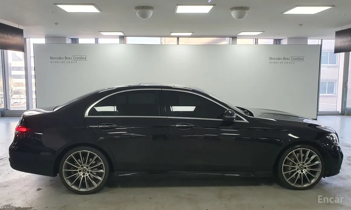 Фото 11 - Mercedes-Benz E-Class
