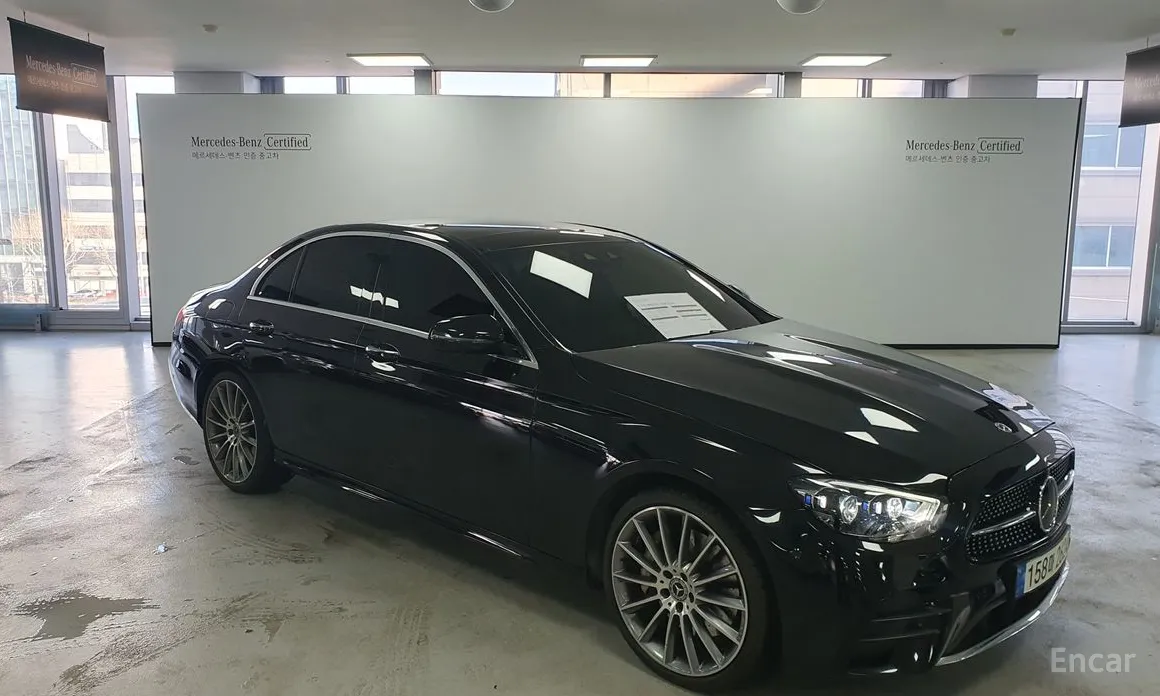 Фото 12 - Mercedes-Benz E-Class