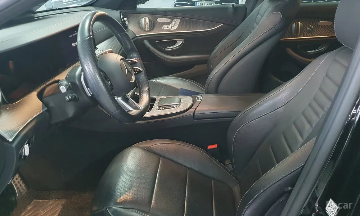 Фото 19 - Mercedes-Benz E-Class