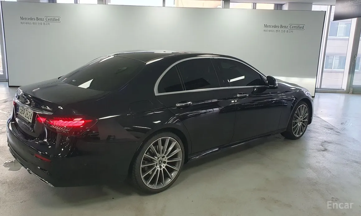 Фото 2 - Mercedes-Benz E-Class