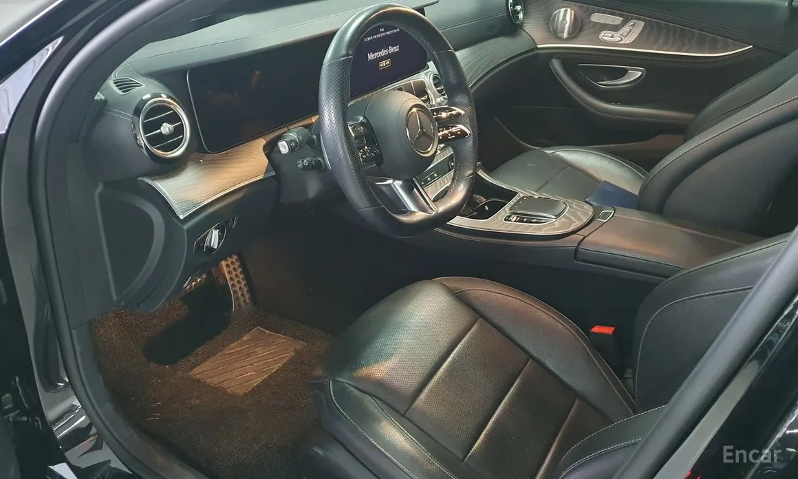 Фото 9 - Mercedes-Benz E-Class