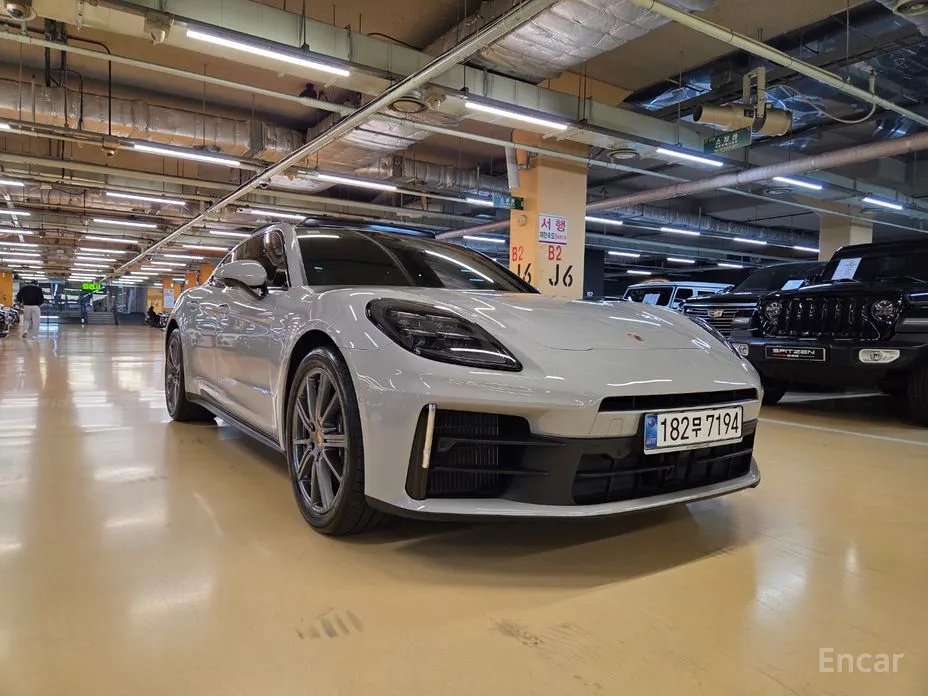 Фото 2 - Porsche Panamera