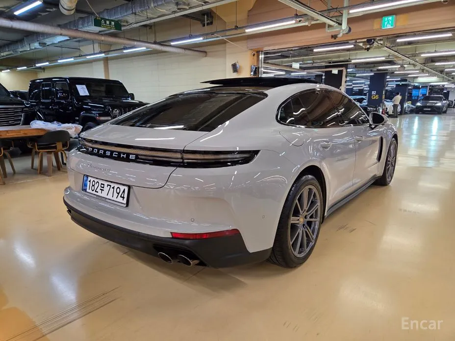 Фото 5 - Porsche Panamera