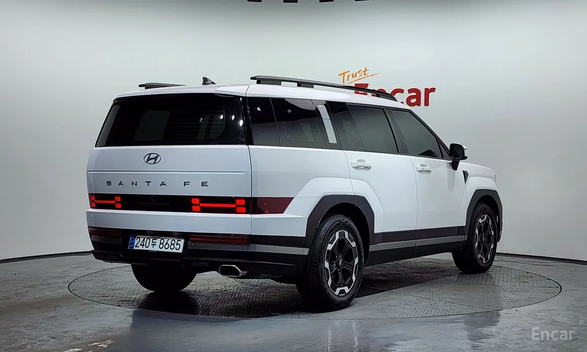 Фото 2 - Hyundai Santa Fe