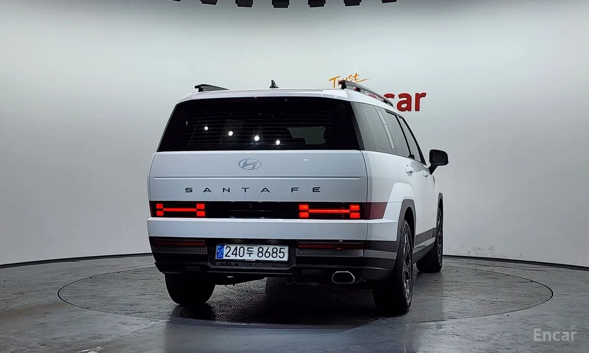 Фото 4 - Hyundai Santa Fe