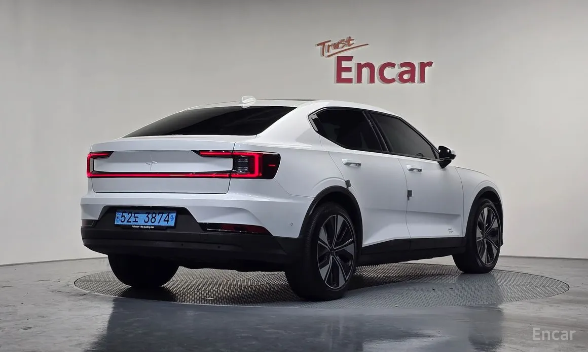Фото 2 - Polestar 2