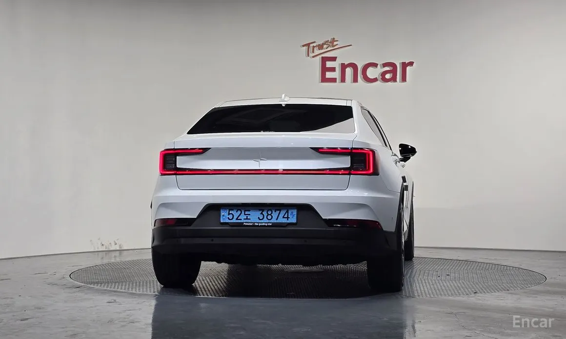 Фото 4 - Polestar 2