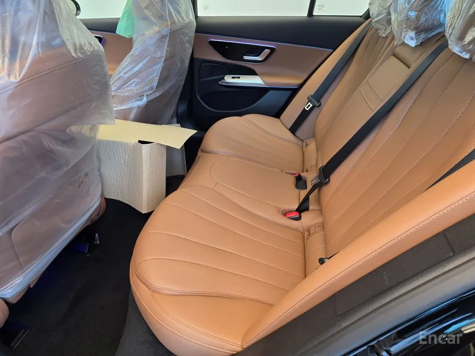 Фото 11 - Mercedes-Benz E-Class