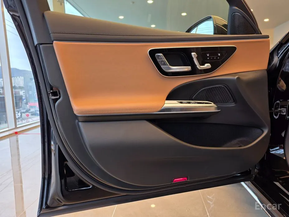 Фото 17 - Mercedes-Benz E-Class