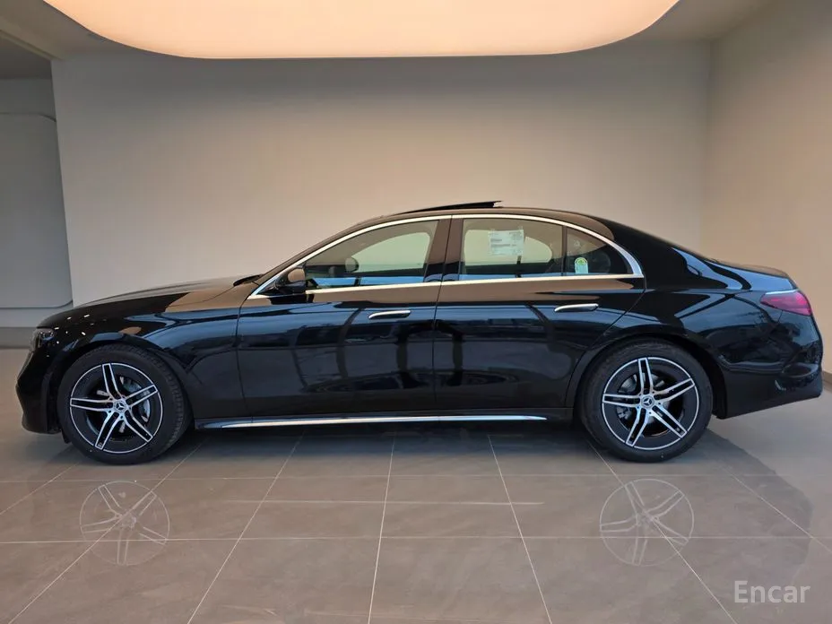 Фото 18 - Mercedes-Benz E-Class