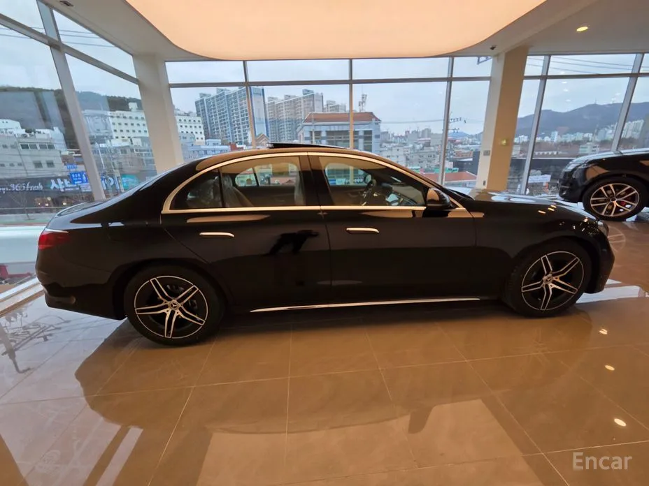 Фото 19 - Mercedes-Benz E-Class