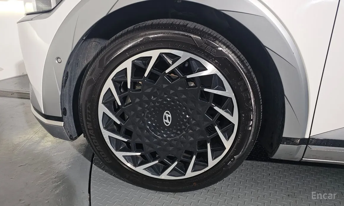 Photo 5 - Hyundai Ioniq 5