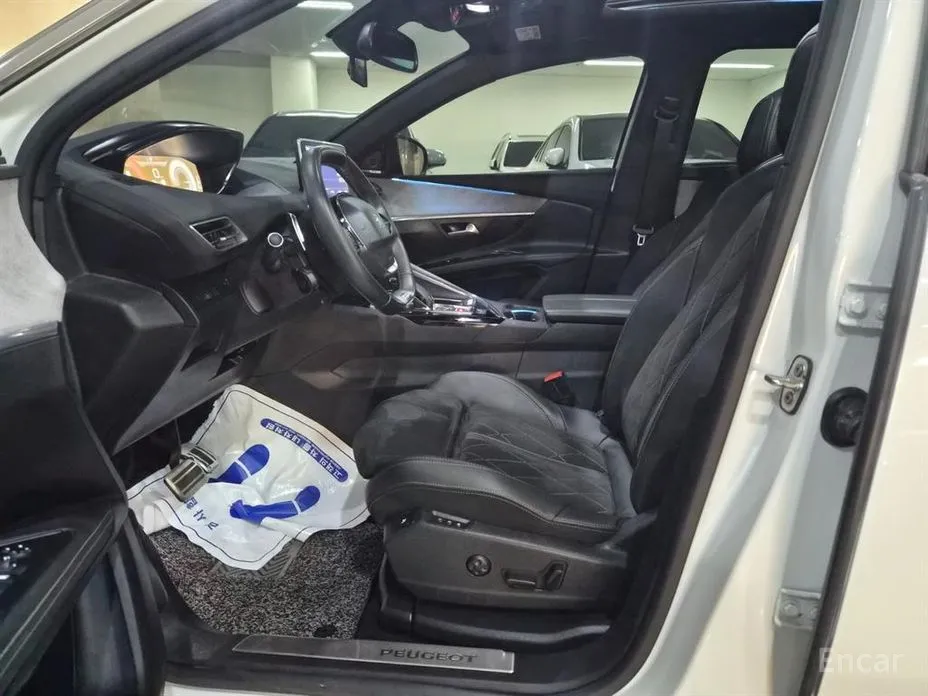 Фото 11 - Peugeot 5008