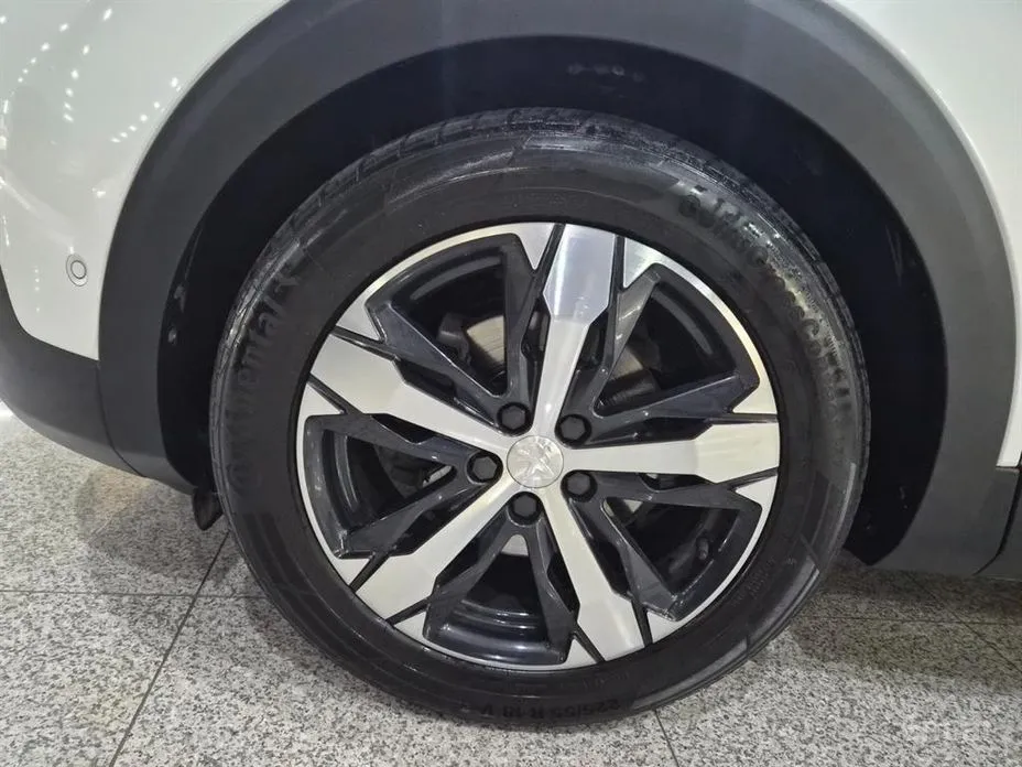 Фото 17 - Peugeot 5008