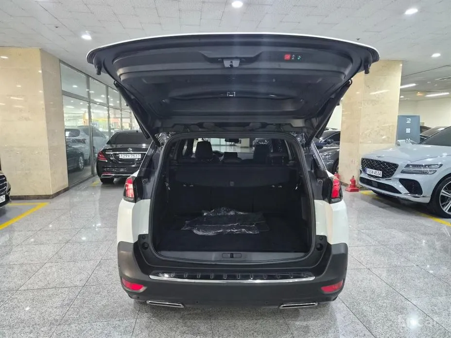 Фото 5 - Peugeot 5008